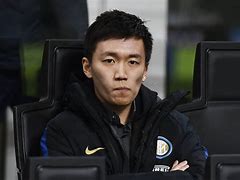 张康阳正式宣布退出国际米兰足球俱乐部，结束长达十年的执教生涯